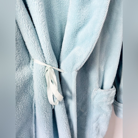 Comfy Baby Blue Robe - Picture 4 of 5